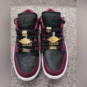 Air Jordan 1 Low SE 'Dark Beetroot